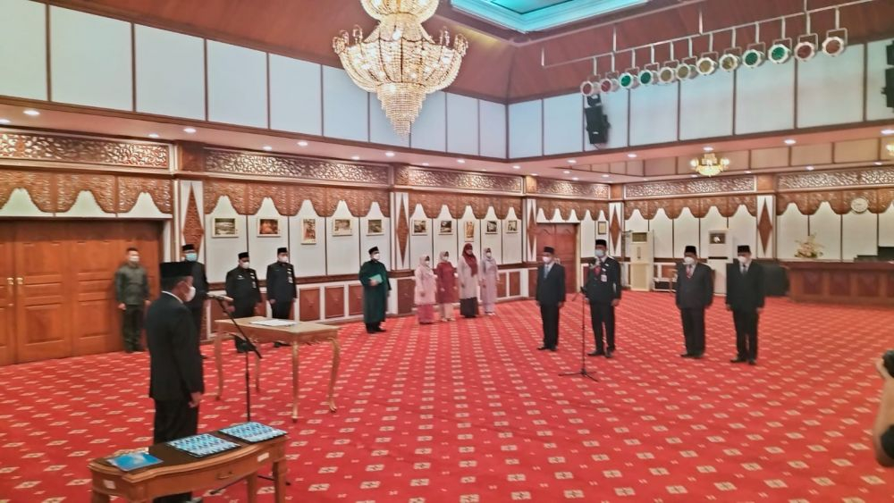Pelantikan Sekretaris DPRD Provinsi Jambi defenitif dilaksankan di Auditorium Rumah Dinas ) Gubernur Jambi, Ancol dilakukan oleh Wakil Gubernur Jambi Abdullah Sani secara langsung.