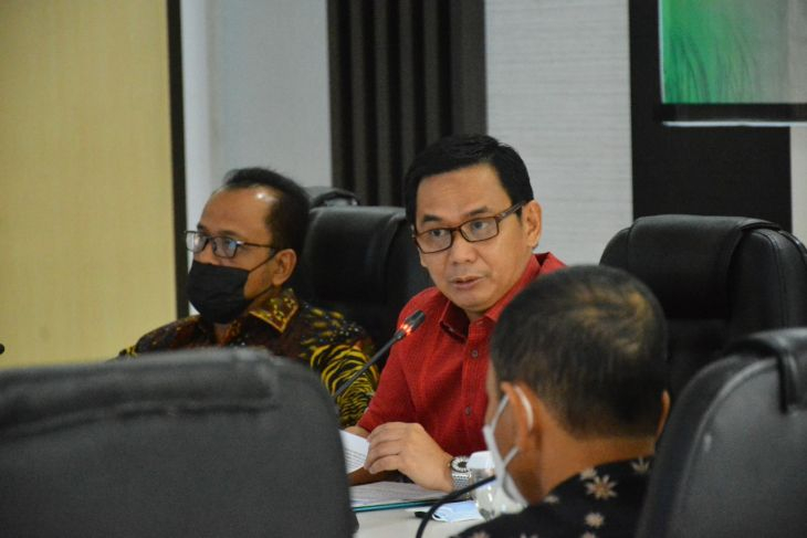 FGD yang digelar DPRD Provinsi Jambi bersama akademisi.