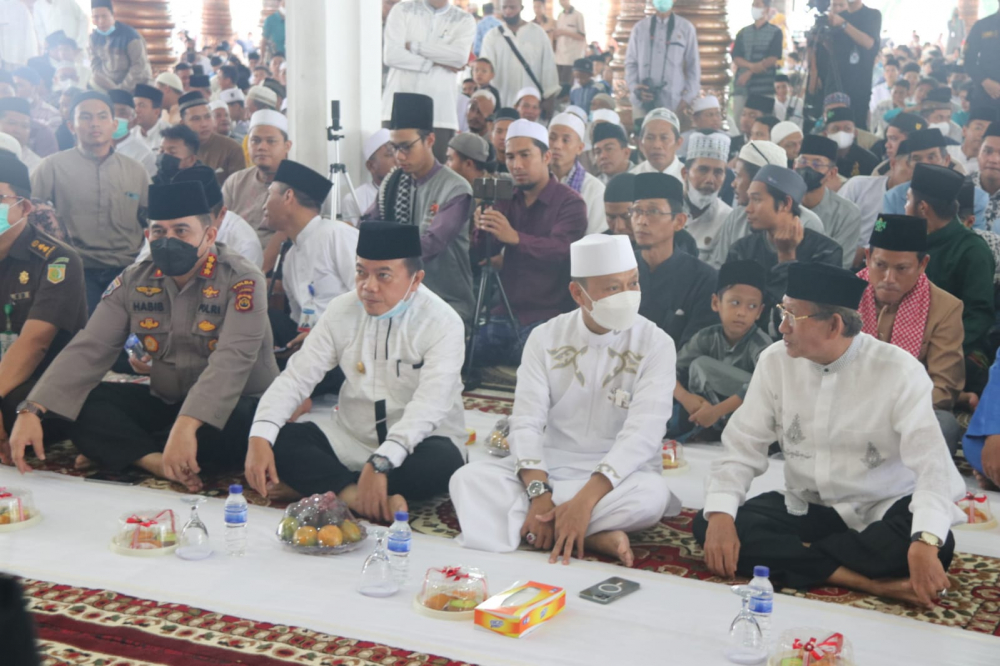 Halal Bihalal Idul Fitri 1443 H Tahun 2022 Pemerintah Provinsi Jambi, yang berlangsung di Masjid Agung Al Falah Jambi, Jum’at (20/05/2022).