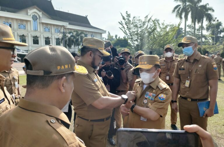 Gubernur Jambi Al Haris