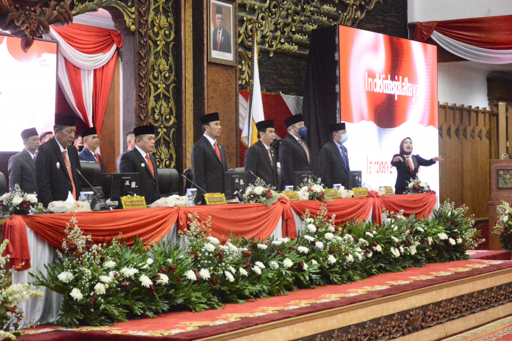 DPRD Provinsi Jambi menggelar sidang paripurna dengan agenda mendengarkan pidato Presiden dalam Sidang Tahunan MPR RI dan pidato Presiden dalam Penyampaian RUU APBN Tahun Anggaran 2023 dan Nota Keuangan, Selasa (16/8).