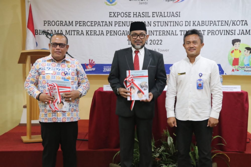 Sekda Provinsi Jambi Sudirman bersama instansi terkait dalam rangka penurunan angka stunting sebesar 4 empat persen per tahun