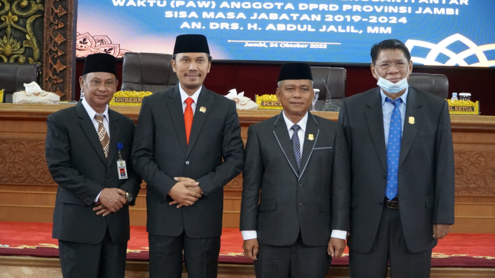 Foto Bersama usai dilantik 