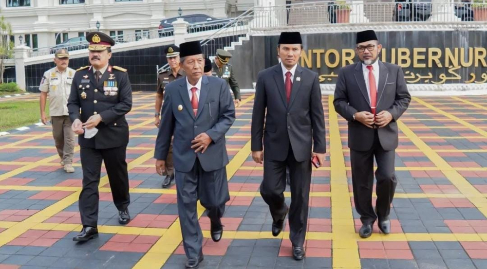 Ketua DPRD Edi Purwanto menghadiri Upacara Peringatan Hari Pahlawan di Lapangan Kantor Gubernur Jambi, Kamis (10/11/2022).