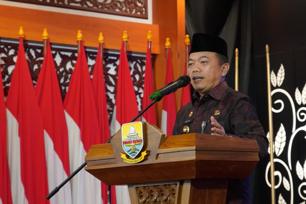 Gubernur Jambi Al Haris 