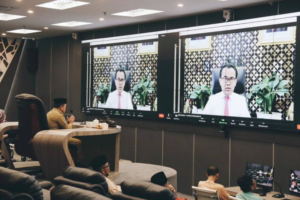 Al Haris mengikuti Rapat secara Virtual Bersama Kemendagri dan Kemenkes dalam rangka Pencabutan PPKM.