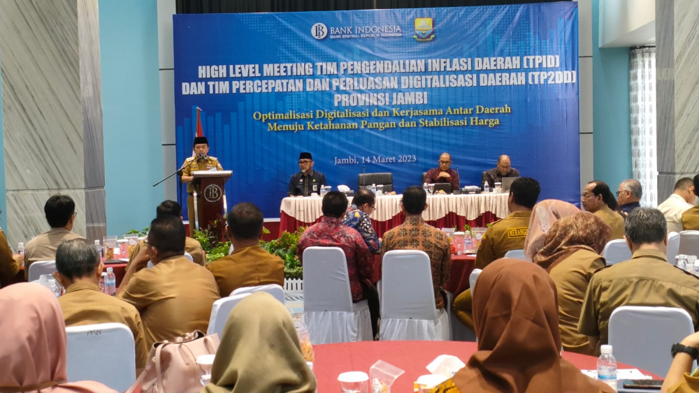 Al Haris saat membuka nigh level marketing TPID dan tim percepatan perluasan digitalisasi daerah (TP2DD) Provinsi Jambi. 