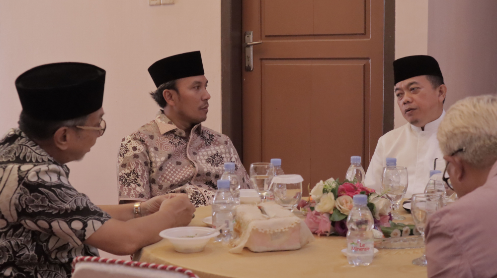 Ketua DPRD Provinsi Jambi gelar halal bihalal dan open house Idul Fitri 1444 H bersama Gubernur Jambi dan warga Kota Jambi di rumah dinas nya di kawasan Telanaipura, Kota Jambi, Sabtu (29/4/2023).