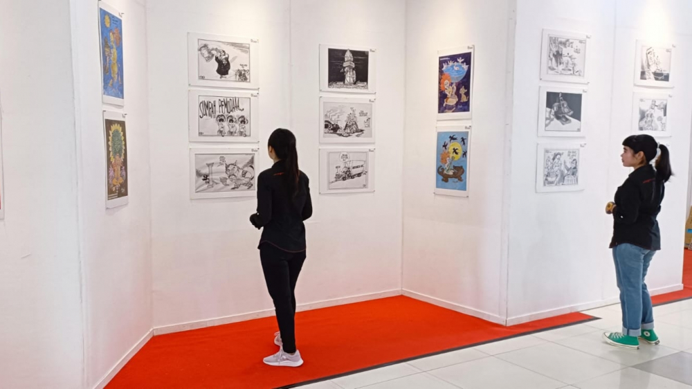 Polda Jambi dan Sespim Lemdiklat Polri gelar pameran kartun di Mall WTC, Jumat (8/9)
