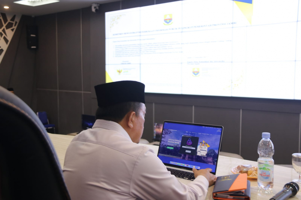 Gubernur Jambi Dr. H. Al Haris, S.Sos., MH 