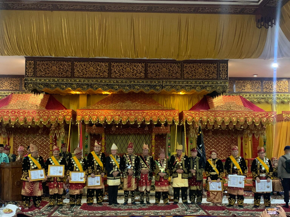 Datuk Paduko Andiko Putro Jayo Siasah Alam Hadiri Penyerahan Gelar Adat Jambi ke 13 Tokoh