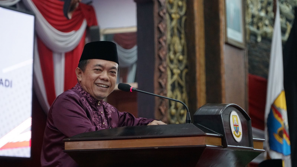Gubernur Jambi Dr. H. Al Haris, S.Sos, MH