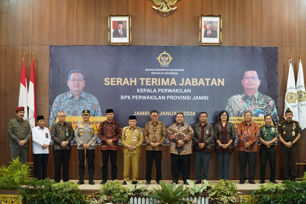 Ketua DPRD Provinsi Jambi Edi Purwanto saat menghadiri Sertijab Kepala BPK RI Perwakilan Jambi, Senin (15/1)