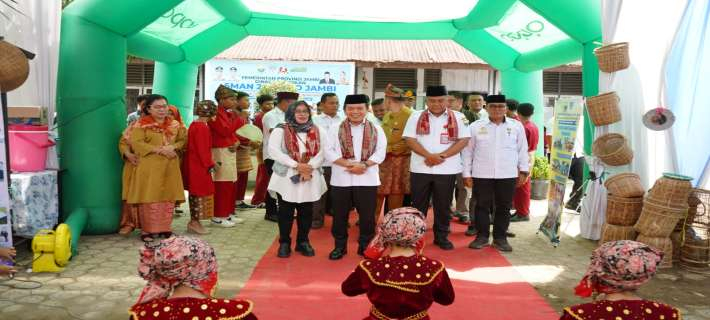 Gubernur Jambi, Dr. H. Al Haris,S.Sos,MH membuka Sosialisasi Penyusunan Grand Design Pembangunan Kependudukan (GDPK) 5 Pilar Tingkat Provinsi Jambi Tahun 2025-2050, bertempat di Shang Ratu Hotel Jambi, Kamis (07/03/2024).