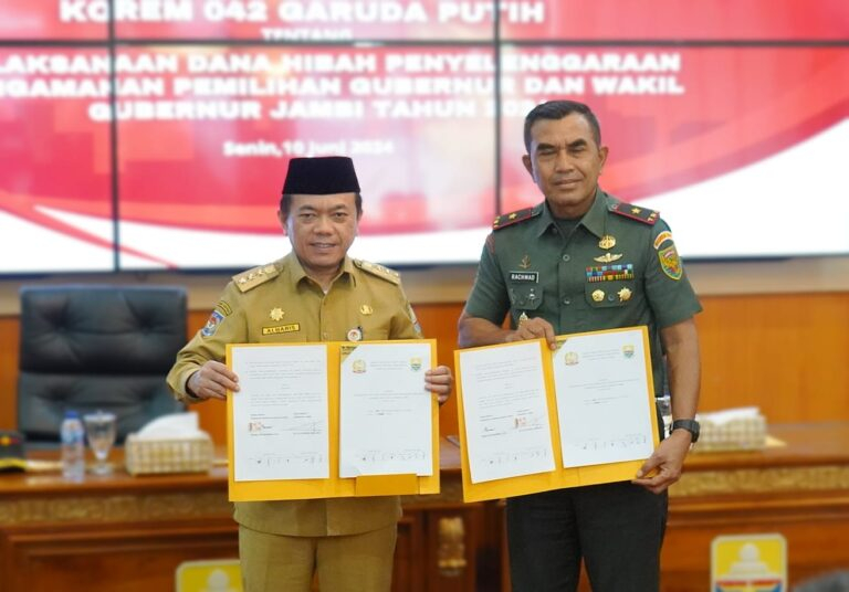 Gubernur Al Haris Hibahkan Dana Pengamanan Pilkada 5,8 Milyar Kepada Korem 042 Gapu. Foto dok Kominfo Provinsi Jambi
