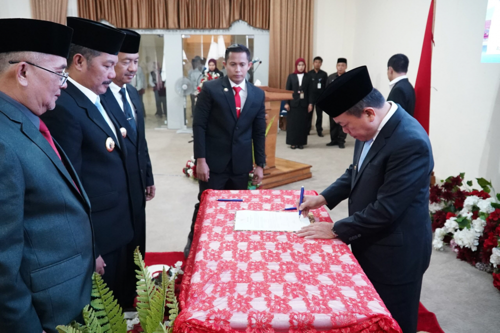 Prosesi serah terima jabatan Bupati Kerinci dan dihadiri langsung Gubernur Jambi Al Haris. Foto dok Kominfo Provinsi Jambi