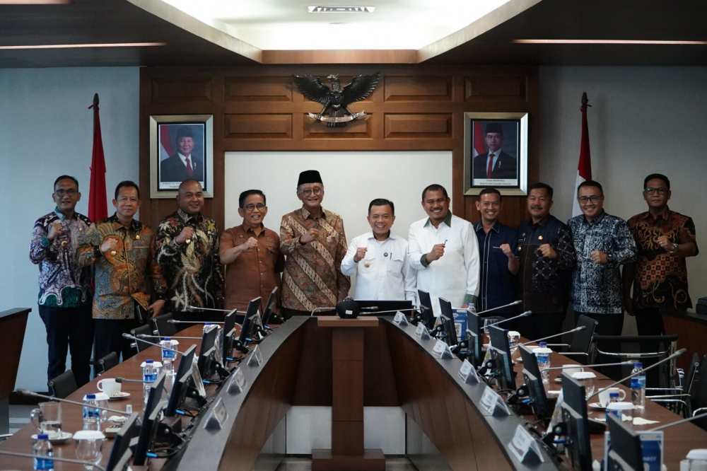 Gubernur Al Haris Bersama Bupati dan Walikota Temui Menteri PU: Dorong Pembangunan Infrastruktur di Jambi. Foto dok Kominfo Provinsi Jambi