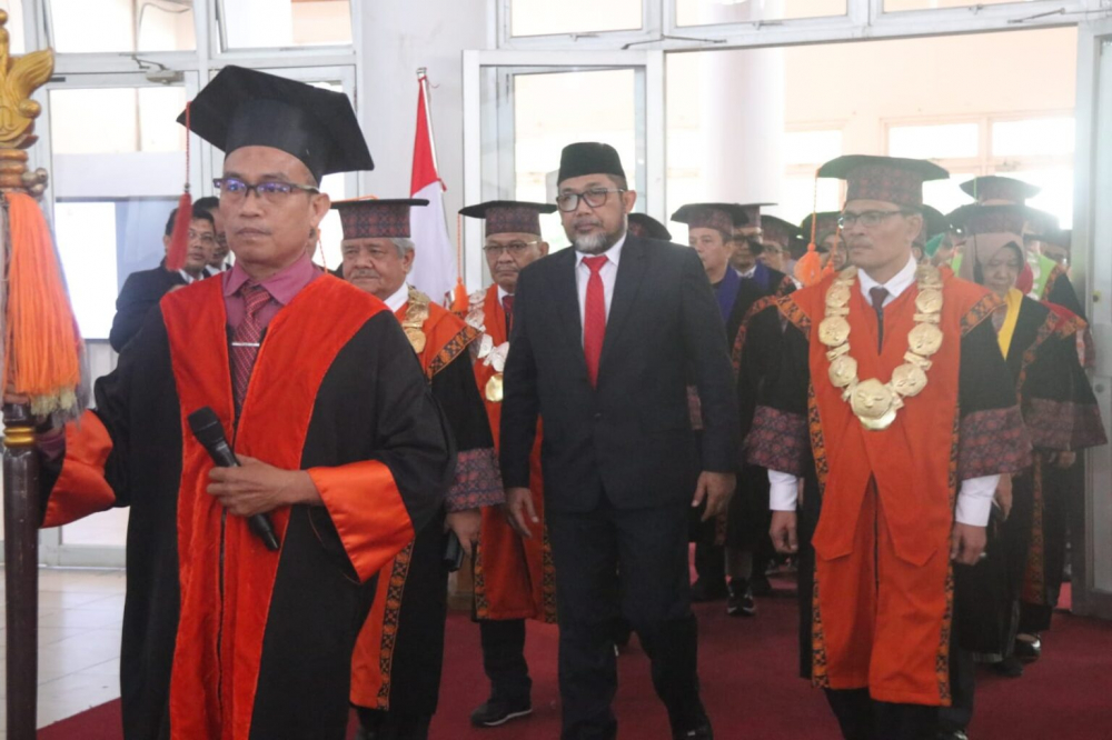 Sekda Sudirman: Wisuda Perlu Dioptimalkan Sebagai Refleksi Kontribusi Akademis Untuk Pembangunan Bangsa. Foto dok Kominfo Provinsi Jambi