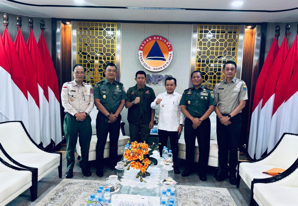 Gubernur Al Haris Temui Kepala BNPB Bahas Karhutla dan Bencana Alam. Foto dok Kominfo Provinsi Jambi