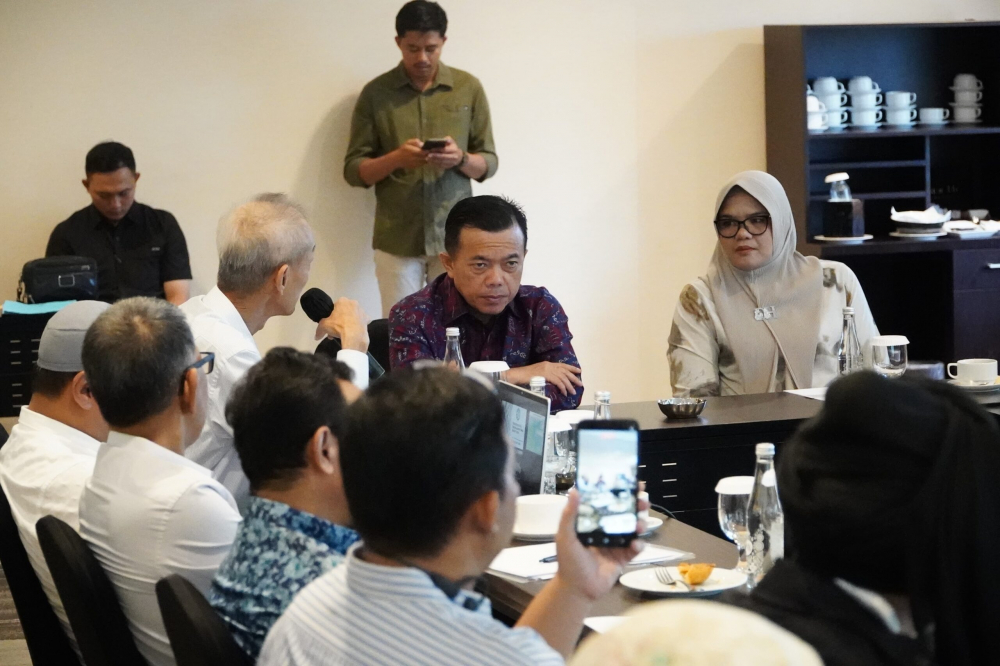 Al Haris dan Dillah Hick Bertemu Direksi Pelindo dan Pulau Laut Line Bahas Pelabuhan Muara Sabak. Foto dok Kominfo Provinsi Jambi