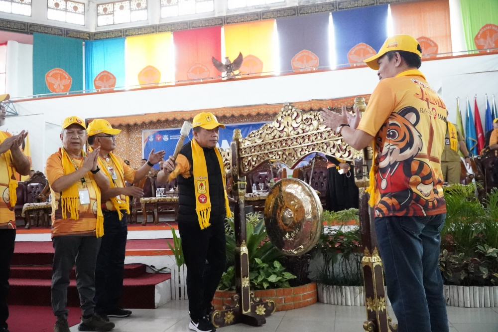 Al Haris Buka Pekan Olahraga Mahasiswa Daerah di Universitas Jambi. Foto dok Kominfo Provinsi Jambi
