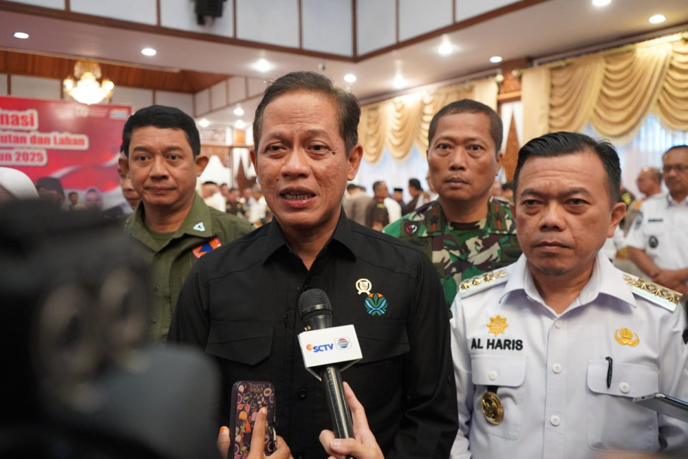 Menteri LH Hanif Faisol Puji Komitmen Pemprov Jambi Tangani Karhutla. Foto dok Kominfo Provinsi Jambi