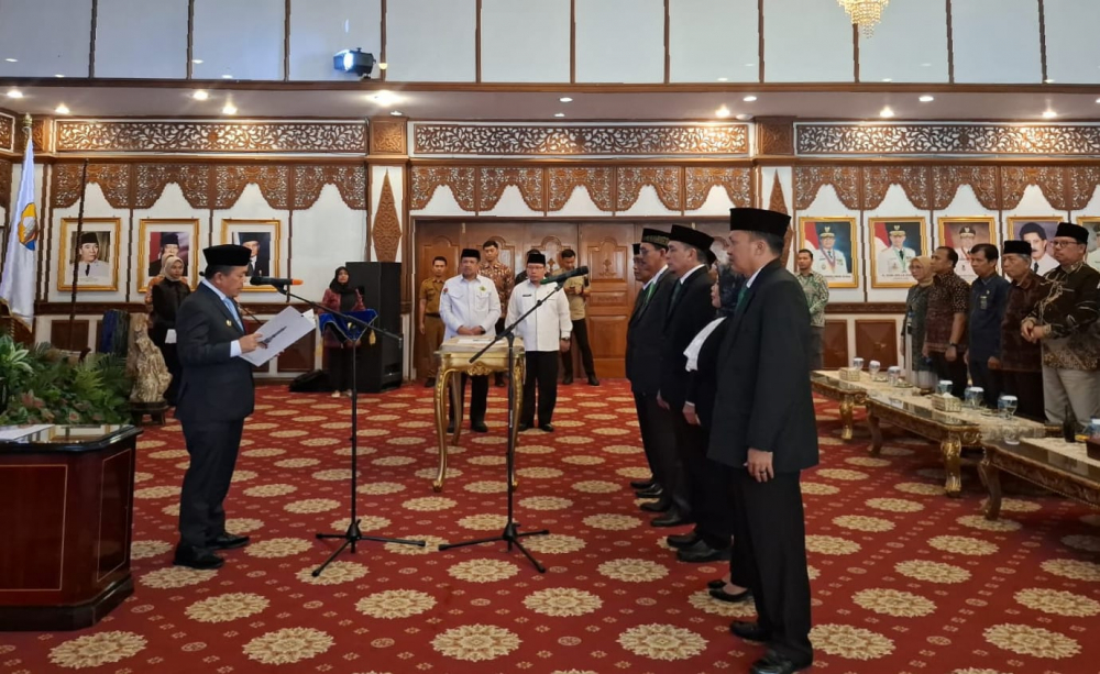 Gubernur Jambi Al Haris lantik pengurus Basnaz Provinsi Jambi.