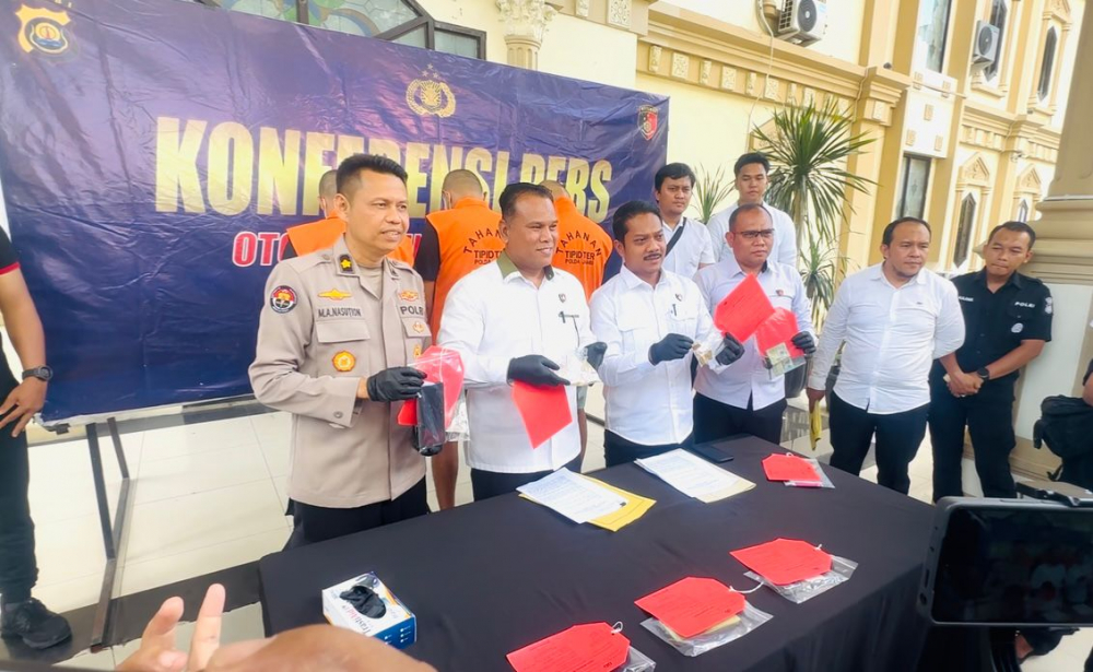 Ditreskrimsus Polda Jambi Bongkar Perdagangan Emas Ilegal di Merangin, Tiga Pelaku Ditangkap dengan Barang Bukti Senilai Rp3,2 Miliar. 